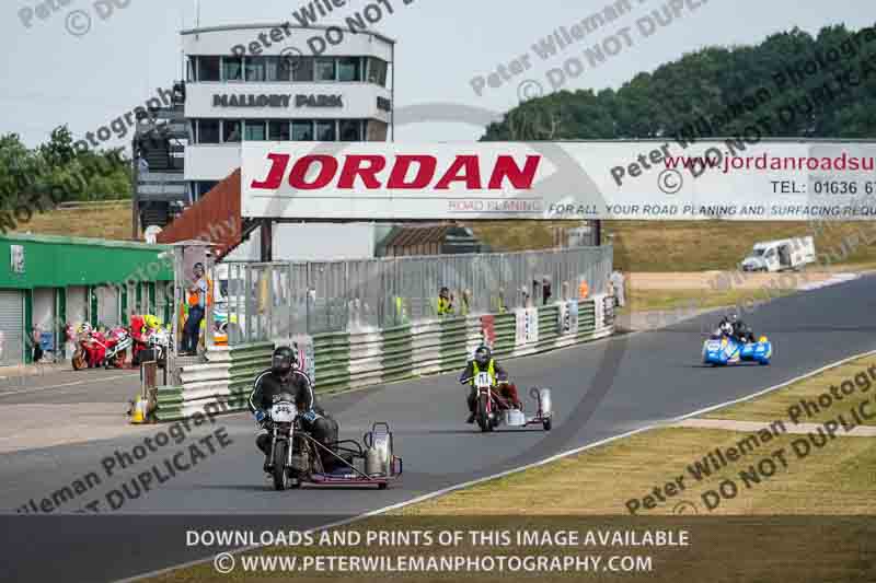 Vintage motorcycle club;eventdigitalimages;mallory park;mallory park trackday photographs;no limits trackdays;peter wileman photography;trackday digital images;trackday photos;vmcc festival 1000 bikes photographs